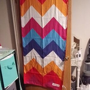 Vibrant Chevron Pattern Beach Cover/ Sandless Towel NWOT